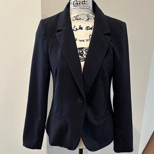 Classic Black Women's Blazer BEAUTIFUL LINES SIZE SMALL